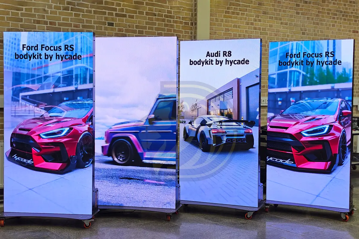 استند دیجیتال ایستاده