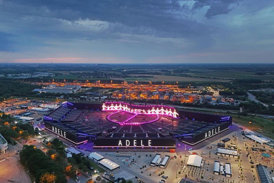 رکوردشکنی ادل با نمایشگری که چشم‌ها را خیره کرد!